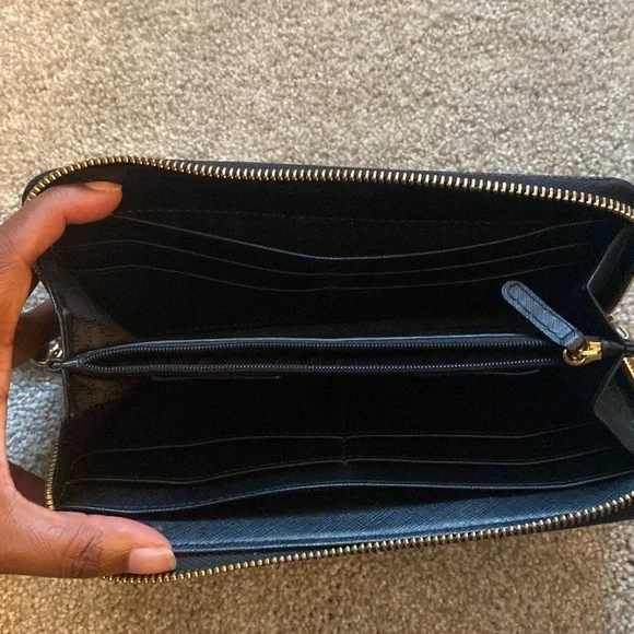 Michael Kors Wallet - Picture 2 of 5